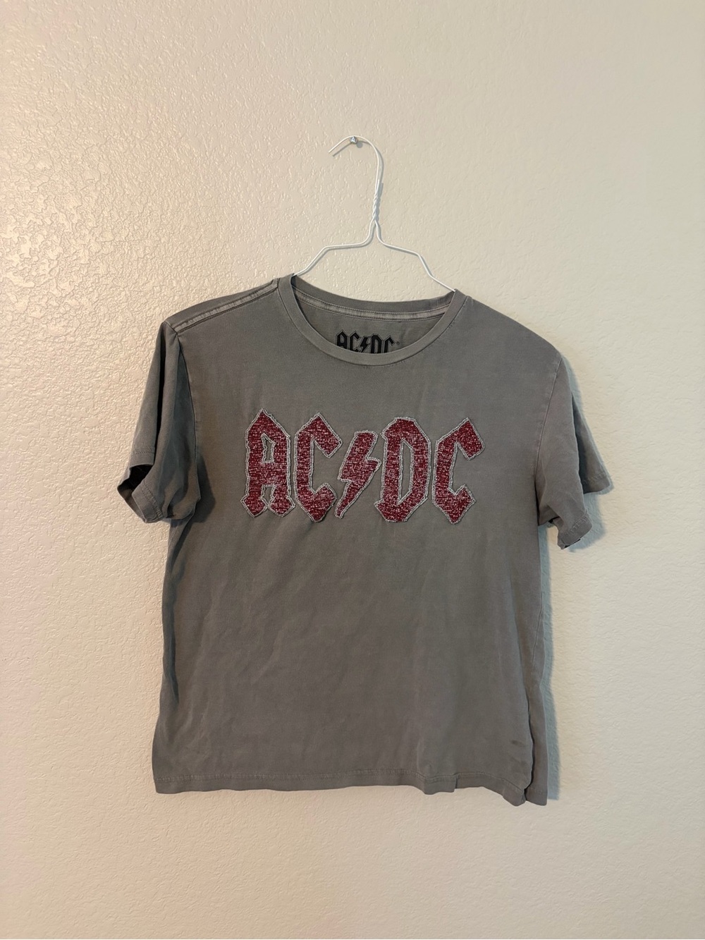 Lucky Brand Gray Short Sleeve Tee with Red Beaded AC/DC ⚡️ Band Logo